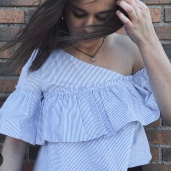 Clearance!Zara Asymmetric Striped off shoulders Top - Picture 2 of 4